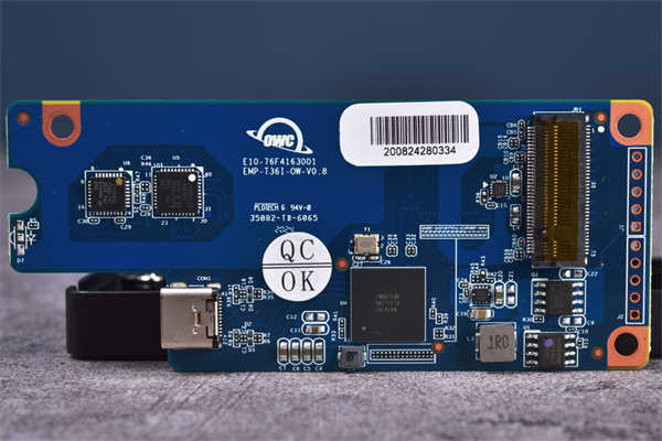 OWC Envoy Express随身Thunderbolt 3 SSD外接盒开箱(7)