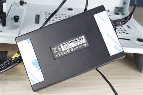CORSAIR iCUE H100i ELITE CAPELLIX一体式水冷散热器/性能表现依旧，全新设计外型更亮(30)