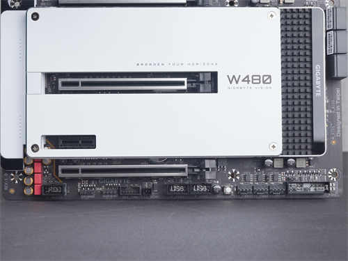 GIGABYTE W480 VISION D主机板开箱测试报告/建构入门工作站、创作者自用两相宜(9)