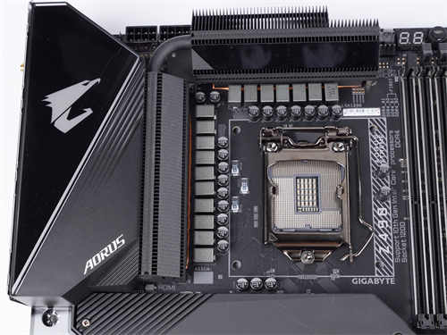 GIGABYTE Z490 AORUS XTREME主机板开箱测试/旗舰规格16相供电设计、音效网路配备顶规(8)