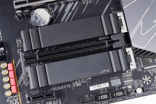 GIGABYTE Z490 AORUS ELITE开箱测试/最平价的Z490 AORUS主机板信仰选择(5)