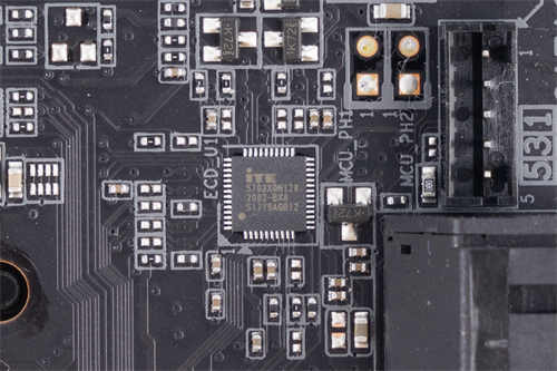 GIGABYTE Z490 AORUS ELITE开箱测试/最平价的Z490 AORUS主机板信仰选择(32)