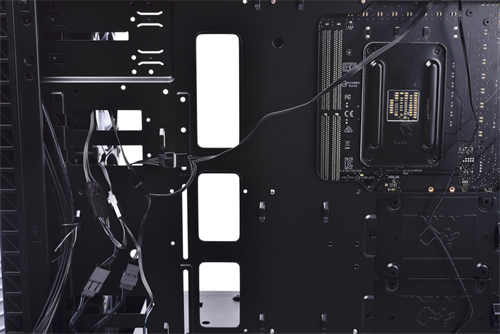 InWin SR36水冷散热器开箱测试/双涡轮直柱水泵 铜底水道强化散热(28)