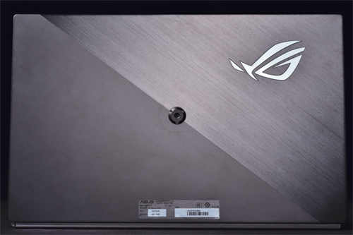 最强17吋可携电竞萤幕ASUS ROG STRIX XG17AHP开箱(10)