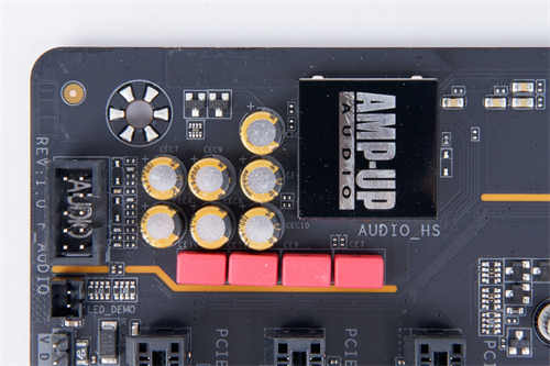 GIGABYTE B550 AORUS PRO AC开箱测试/Fins-Array散热鳍片搭载、平价规格齐全(9)