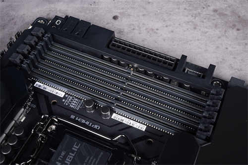 ROG MAXIMUS XII FORMULA主机板/上水实测，双 M.2插槽下置更方便(17)