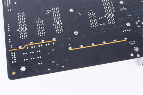 GIGABYTE B550 AORUS PRO AC开箱测试/Fins-Array散热鳍片搭载、平价规格齐全(20)