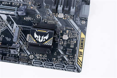 ASUS TUF B450M PLUS GAMING/五年保固可靠耐用、搭配R3 3300X的好选择(6)