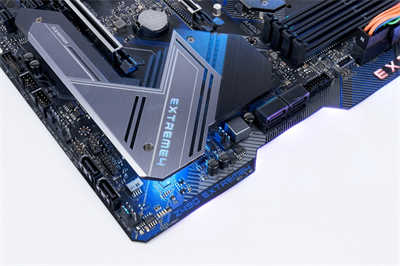 华擎ASRock Z490 Extreme4/平价定位、PCI-E 4.0Ready、2.5Gbe LAN搭载(15)