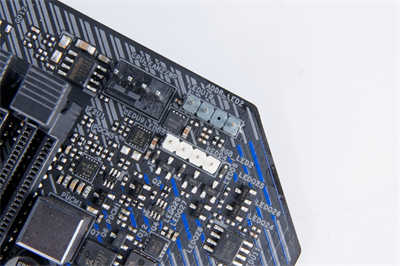 华擎ASRock Z490 Extreme4/平价定位、PCI-E 4.0Ready、2.5Gbe LAN搭载(12)