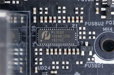 华擎ASRock Z490 Steel Legend/银白数位迷彩风格、钢铁传奇般的可靠性(34)