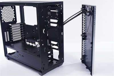 InWin 216简约风中塔式机壳开箱/简约铝质髮丝纹铭板、可容纳最大E-ATX主机板(27)