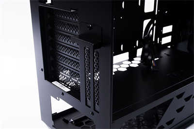 InWin 216简约风中塔式机壳开箱/简约铝质髮丝纹铭板、可容纳最大E-ATX主机板(14)