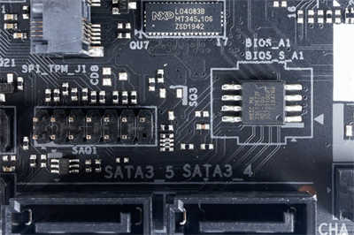华擎ASRock Z490 Steel Legend/银白数位迷彩风格、钢铁传奇般的可靠性(39)