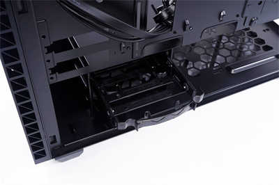 InWin 216简约风中塔式机壳开箱/简约铝质髮丝纹铭板、可容纳最大E-ATX主机板(21)