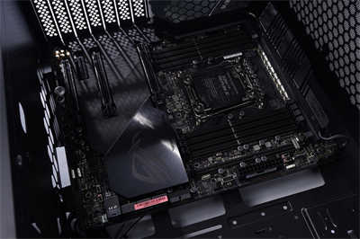 InWin 216简约风中塔式机壳开箱/简约铝质髮丝纹铭板、可容纳最大E-ATX主机板(28)