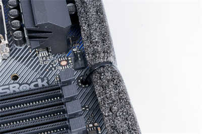 华擎ASRock Z490 Extreme4/平价定位、PCI-E 4.0Ready、2.5Gbe LAN搭载(3)