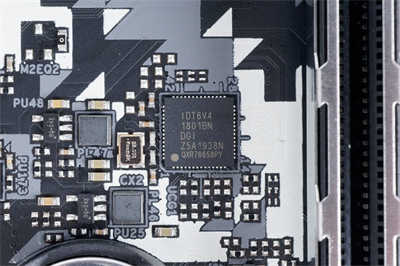 华擎ASRock Z490 Steel Legend/银白数位迷彩风格、钢铁传奇般的可靠性(38)