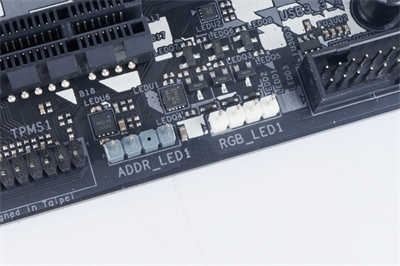 华擎ASRock H470 Steel Legend开箱/针对不超频用户的高规十代主机板好选择(13)