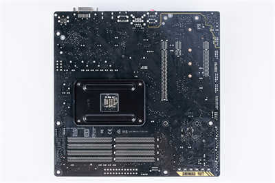 ASUS TUF B450M PLUS GAMING/五年保固可靠耐用、搭配R3 3300X的好选择(12)