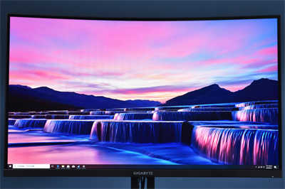 GIGABYTE G32QC电竞萤幕开箱测试/曲面1500R 2K 165Hz的划算之选(17)