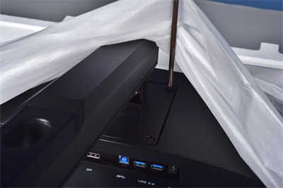 GIGABYTE G32QC电竞萤幕开箱测试/曲面1500R 2K 165Hz的划算之选(7)