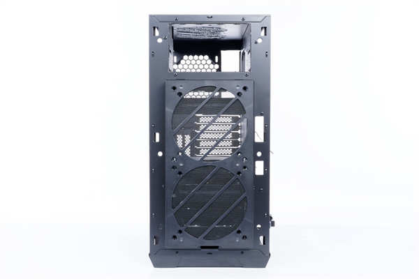 InWin C200创作者专用机壳/足够的 3.5吋硬碟槽与前置U3 Gen2 Type-C,为创作者而生(31)