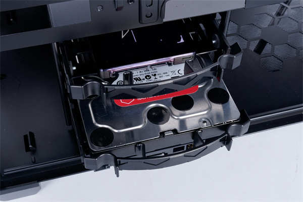 InWin C200创作者专用机壳/足够的 3.5吋硬碟槽与前置U3 Gen2 Type-C,为创作者而生(27)