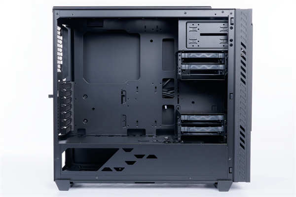 InWin C200创作者专用机壳/足够的 3.5吋硬碟槽与前置U3 Gen2 Type-C,为创作者而生(16)