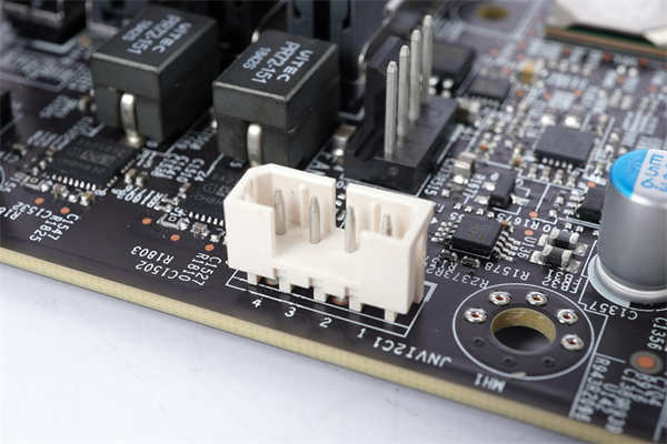 SuperMicro X11SRA-F 主机板开箱测试 / C422 晶片组、商用定位、Cascade Lake-W 支(8)