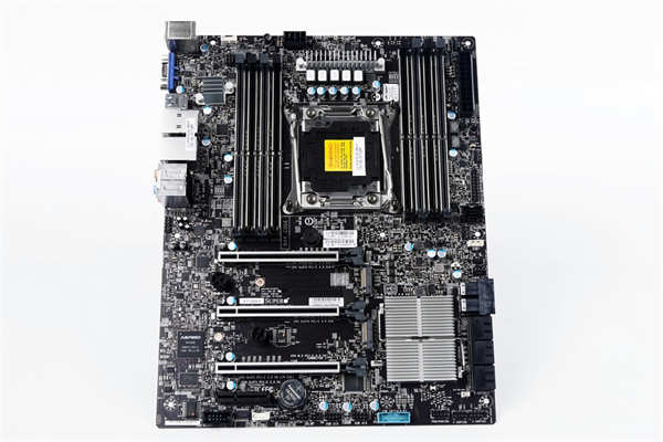 SuperMicro X11SRA-F 主机板开箱测试 / C422 晶片组、商用定位、Cascade Lake-W 支(2)