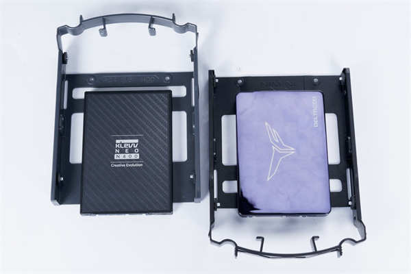 InWin C200创作者专用机壳/足够的 3.5吋硬碟槽与前置U3 Gen2 Type-C,为创作者而生(24)