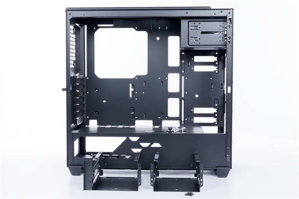InWin C200创作者专用机壳/足够的 3.5吋硬碟槽与前置U3 Gen2 Type-C,为创作者而生(28)