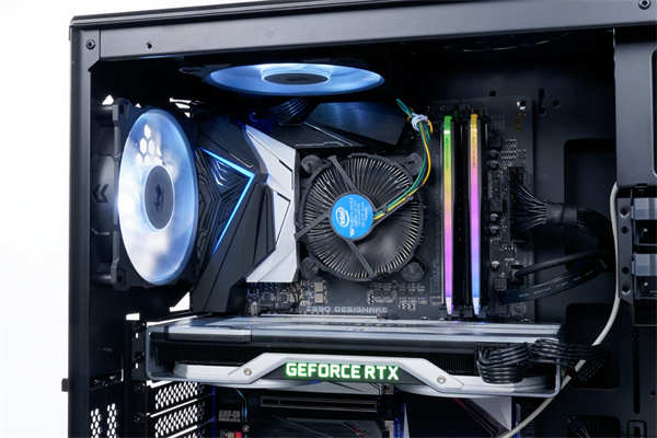 InWin C200创作者专用机壳/足够的 3.5吋硬碟槽与前置U3 Gen2 Type-C,为创作者而生(39)