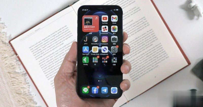 Apple 新专利把 Touch ID 与 Face ID 整合到萤幕下方，浏海或成过往