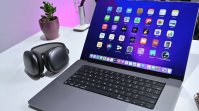 苹果新专利曝光：可彻底消除 MacBook Pro 屏幕边框