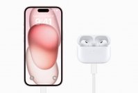 苹果 iPhone 15 / Pro 系列改用 USB-C，可为 AirPods 或 Apple Watch 充电